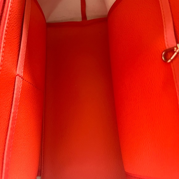 Kate Spade Tote - Picture 8 of 15